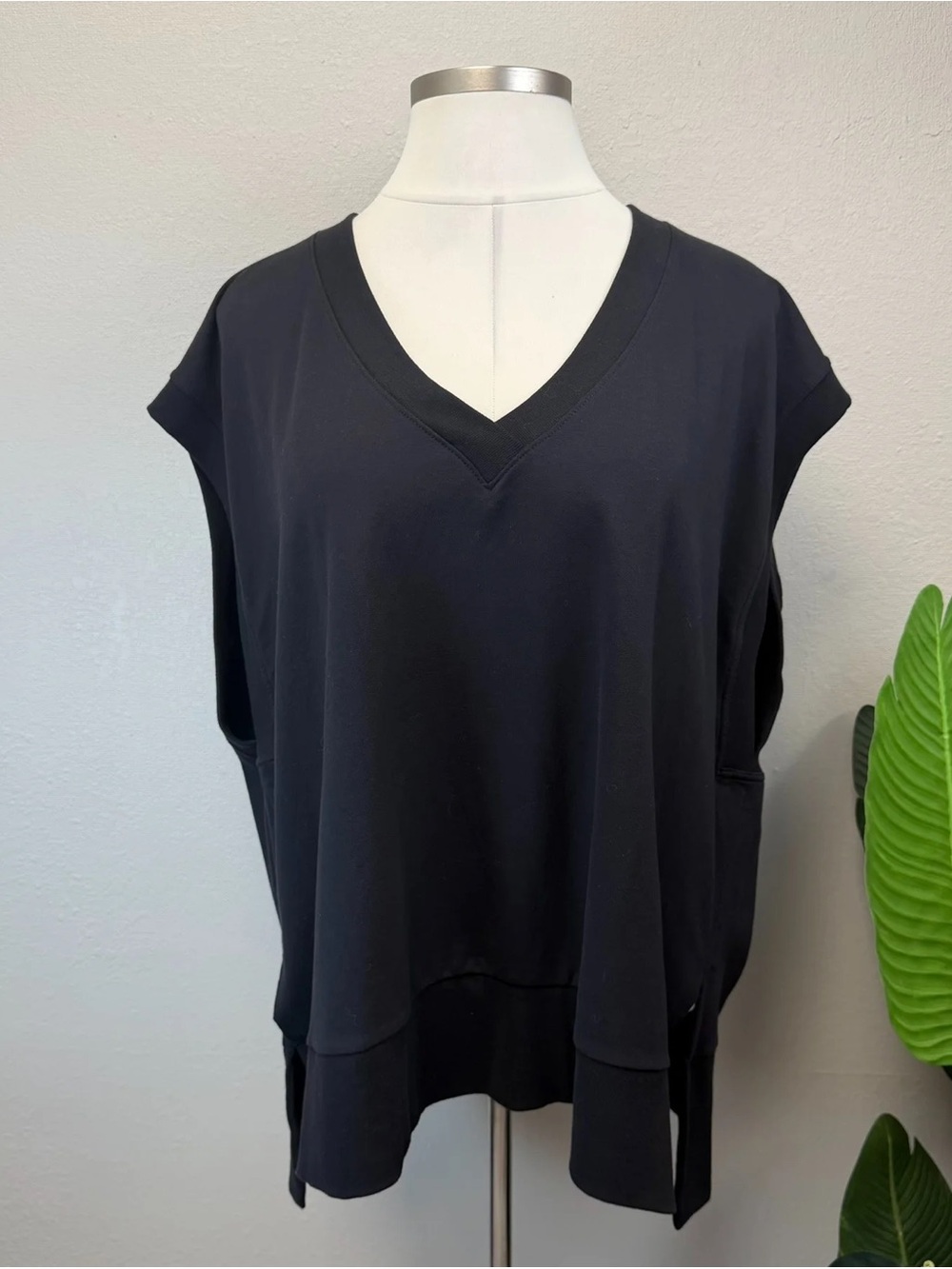 Athleta Black Retroterry V-Neck Sweatshirt Tee - Size 3X